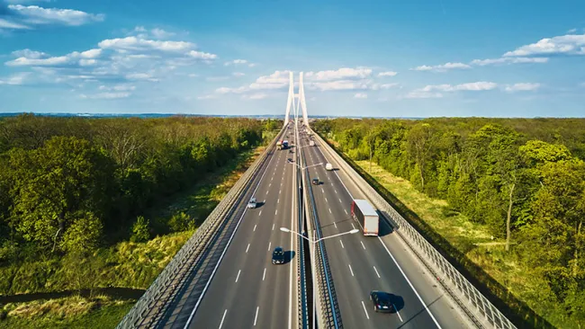 A long bridge with 3 lanes on each side